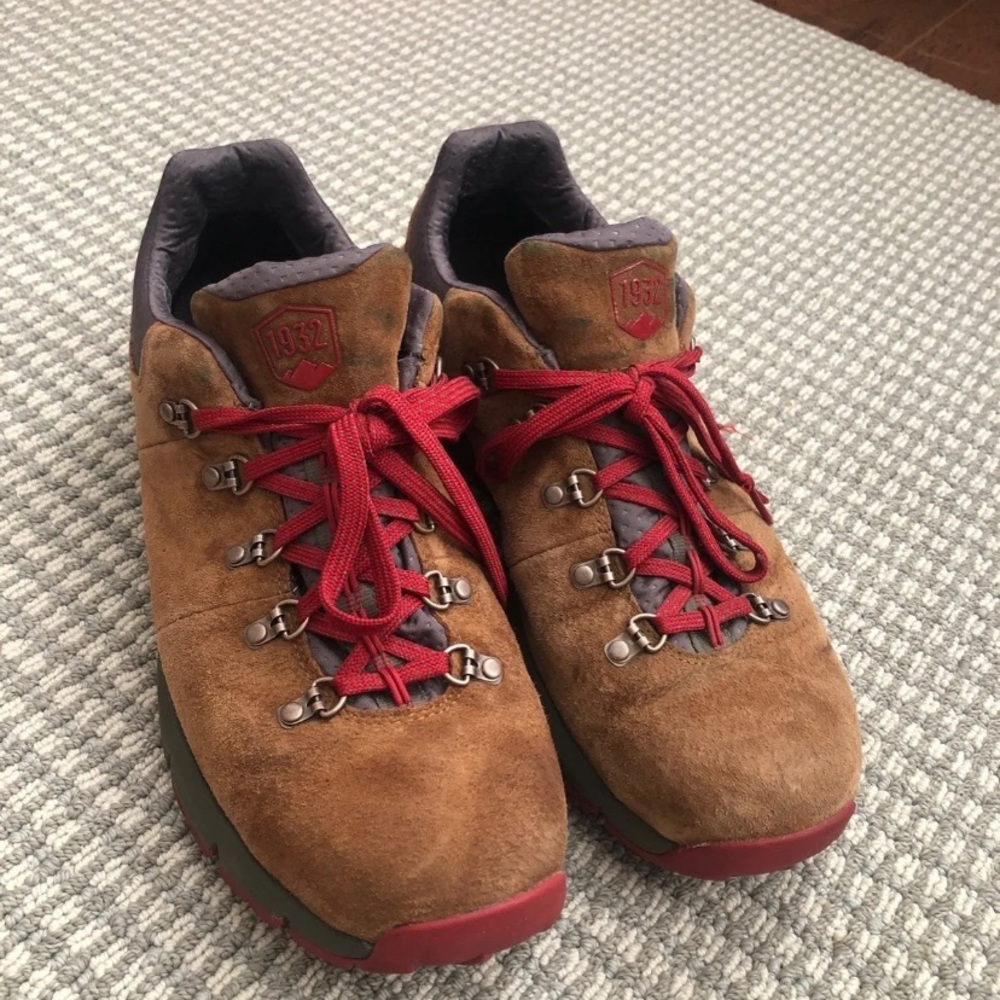 Danner men’s low hiking boots